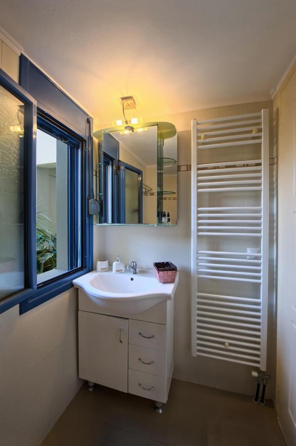 Seasight Living Apartment Plitra Exterior photo